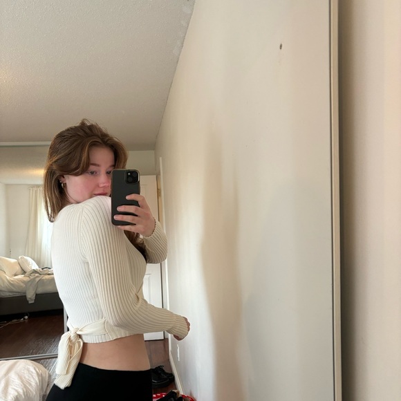 Merino Wool Babaton Wrap Top - Picture 3 of 6